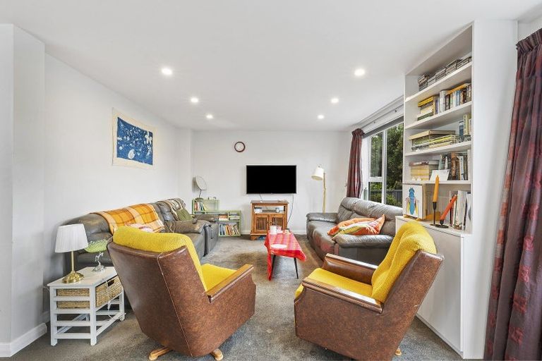 Photo of property in 101 Apu Crescent, Lyall Bay, Wellington, 6022