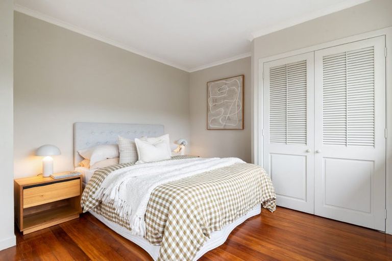 Photo of property in 1/95 Sylvan Avenue, Northcote, Auckland, 0627