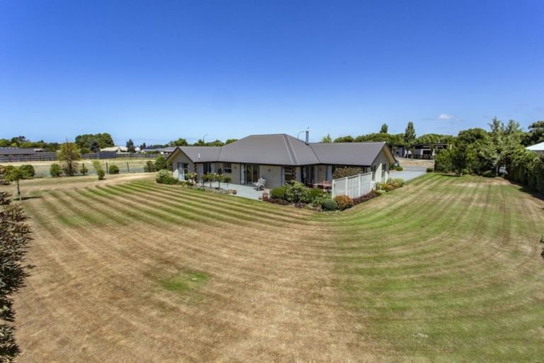 Photo of property in 11 Riverside Way, Amberley, 7410