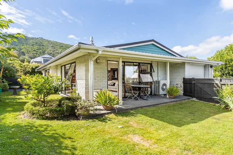 Photo of property in 21a Winara Avenue, Waikanae, 5036