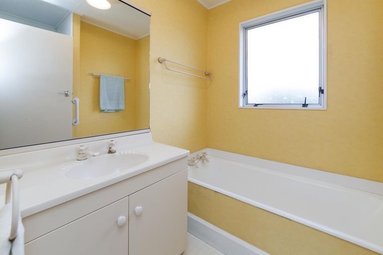 Photo of property in 83 Kaimanawa Street, Kelvin Grove, Palmerston North, 4414