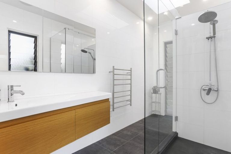 Photo of property in 36c Kewa Road, Albany Heights, Auckland, 0632