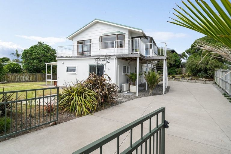 Photo of property in 350 Papamoa Beach Road, Papamoa Beach, Papamoa, 3118