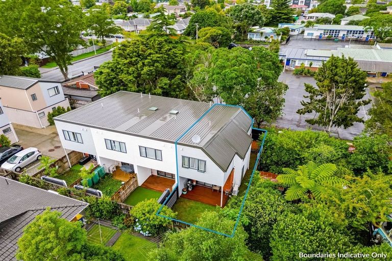 Photo of property in 4f Pinedale Place, Henderson, Auckland, 0610