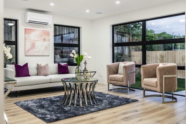 Photo of property in 11 Tawapou Close, Massey, Auckland, 0614