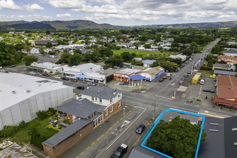 Photo of property in 24 Jellicoe Street, Martinborough, 5711