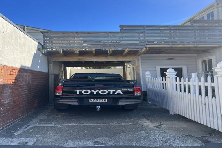 Photo of property in 24 Majoribanks Street, Mount Victoria, Wellington, 6011