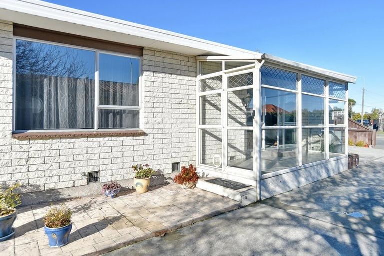 Photo of property in 1/168 Sawyers Arms Road, Bishopdale, Christchurch, 8053