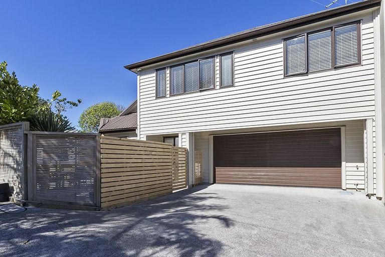 Photo of property in 32a Bleakhouse Road, Howick, Auckland, 2014