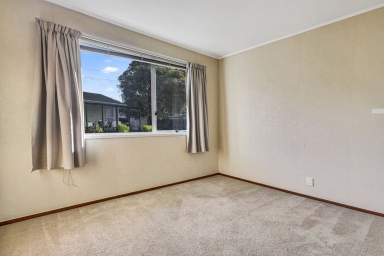 Photo of property in 26 Ellice Road, Totara Vale, Auckland, 0629