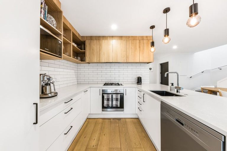 Photo of property in 125d Point Chevalier Road, Point Chevalier, Auckland, 1022