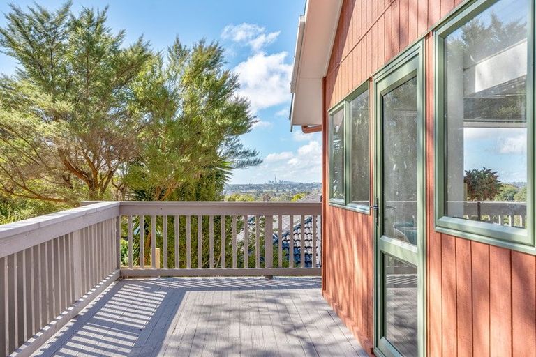 Photo of property in 33a Fairmount Road, Titirangi, Auckland, 0604