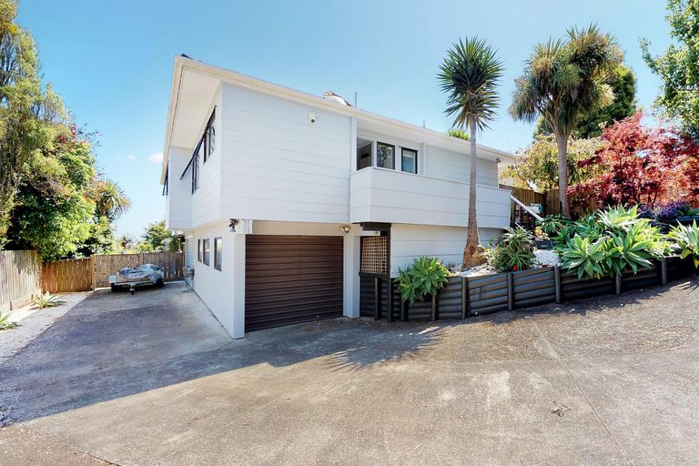 Photo of property in 19 Correa Court, Goodwood Heights, Auckland, 2105