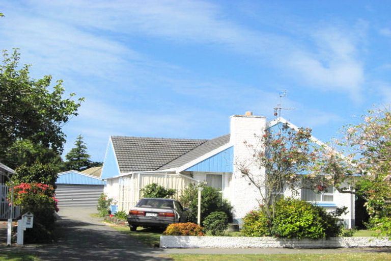 Photo of property in 10 Ambleside Drive, Burnside, Christchurch, 8053
