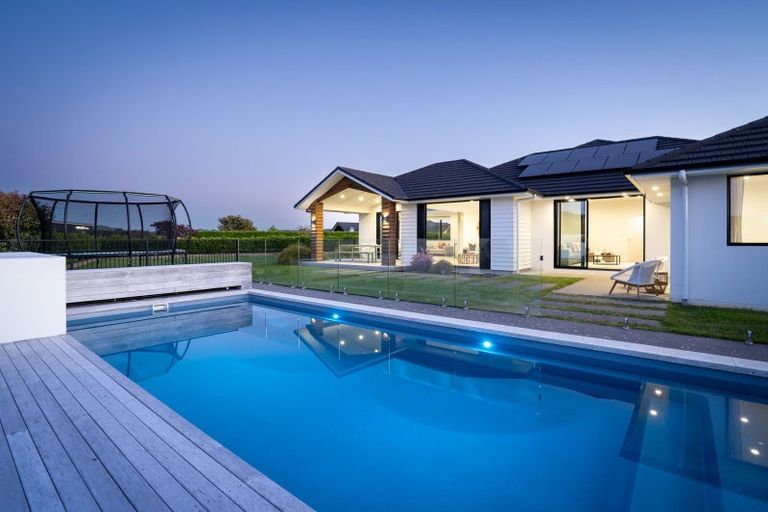 Photo of property in 2 Moemoea Place, Cambridge, 3434