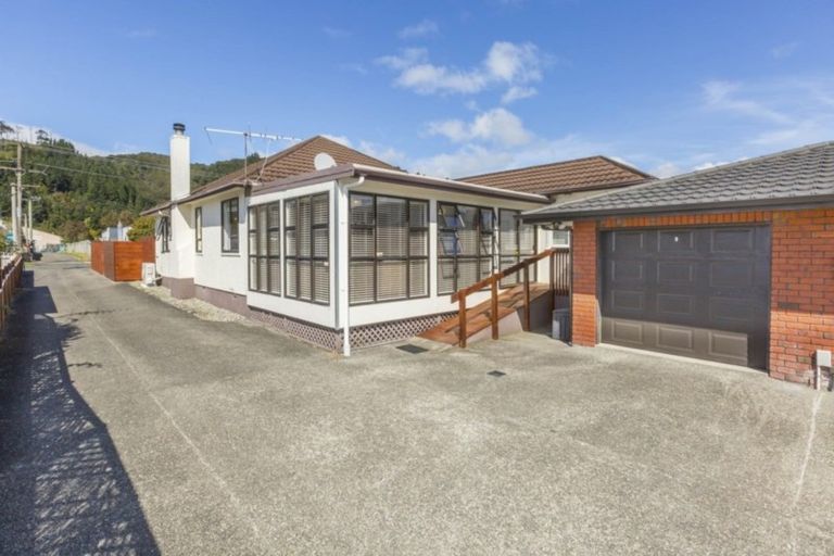 Photo of property in 24 Wilford Street, Wallaceville, Upper Hutt, 5018