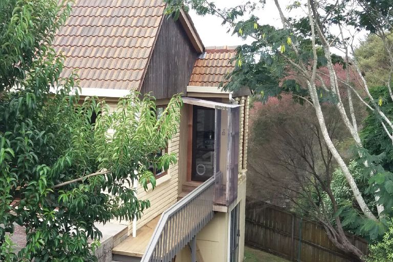 Photo of property in 2/36 Greendale Spur, Glenfield, Auckland, 0629