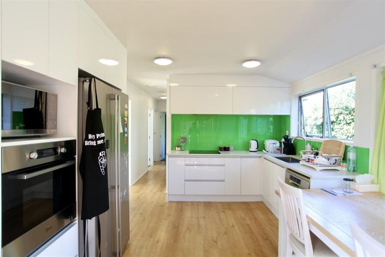 Photo of property in 1/48 Mirrabooka Avenue, Botany Downs, Auckland, 2010