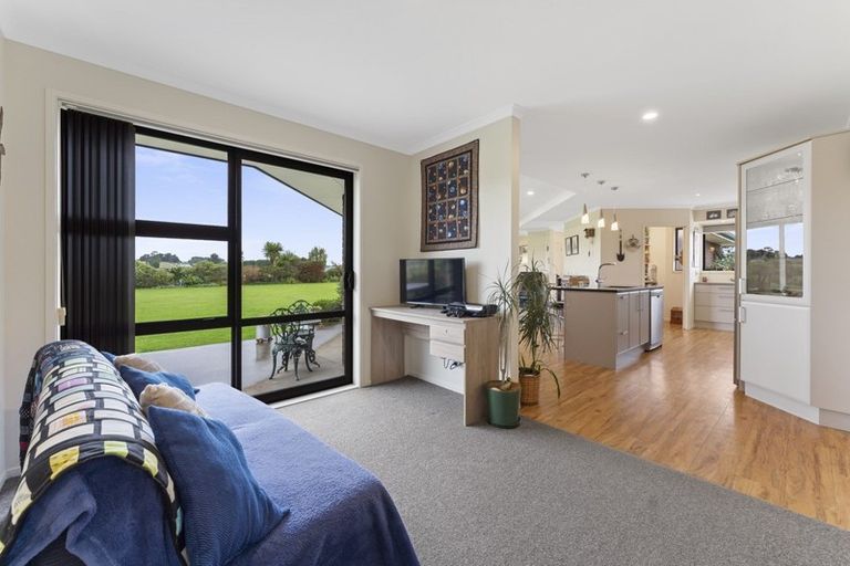Photo of property in 40 Bell Road West, Halcombe, Feilding, 4777