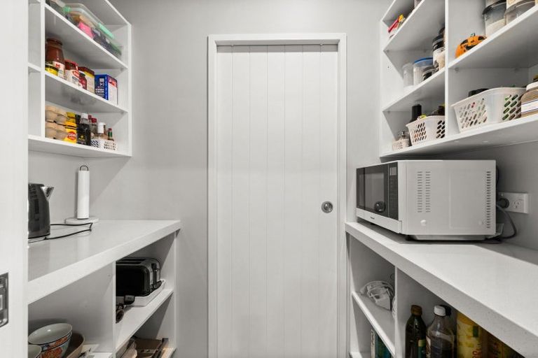 Photo of property in 18 Ruakituri Place, Te Awa, Napier, 4110