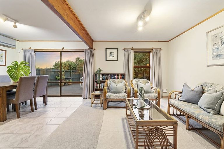 Photo of property in 85 Kennedy Avenue, Forrest Hill, Auckland, 0620