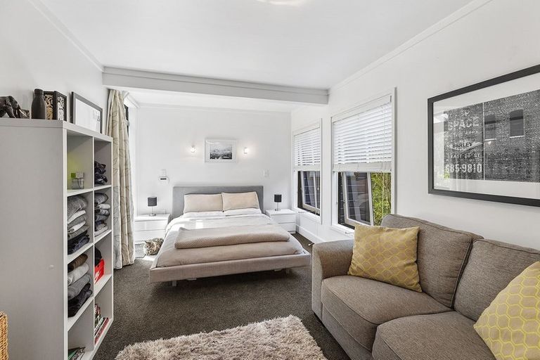 Photo of property in 15 Waikowhai Street, Ngaio, Wellington, 6035