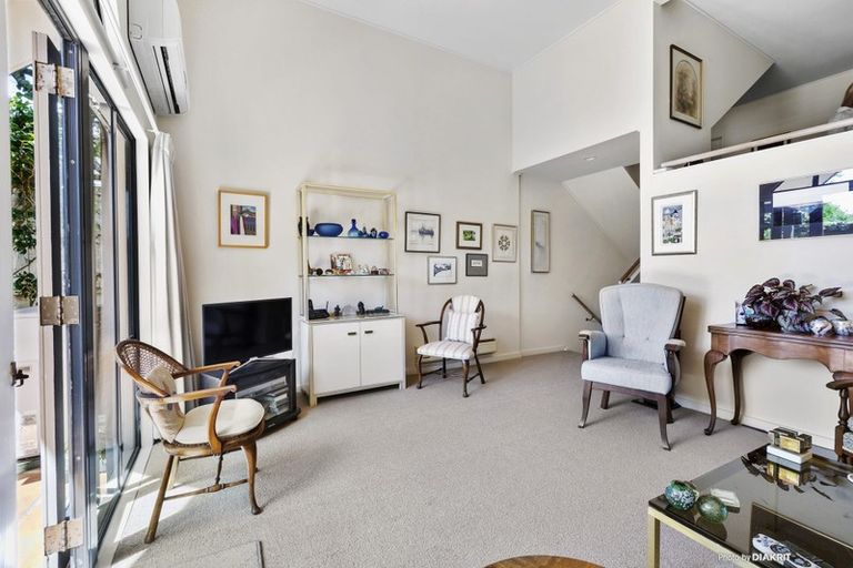 Photo of property in 3/14 Harriett Street, Thorndon, Wellington, 6011