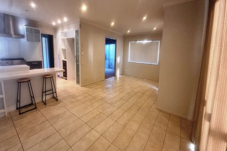 Photo of property in 10 Laurel Oak Drive, Schnapper Rock, Auckland, 0632