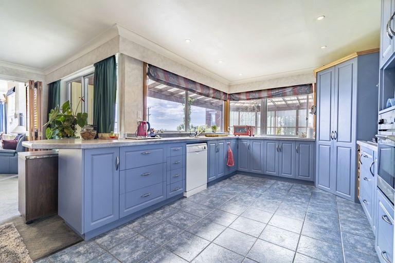 Photo of property in 160 Marine Parade, Bluff, 9814