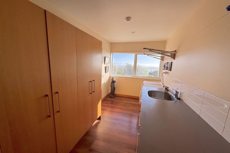 Photo of property in 2 Clearview Lane, Mount Pleasant, Christchurch, 8081