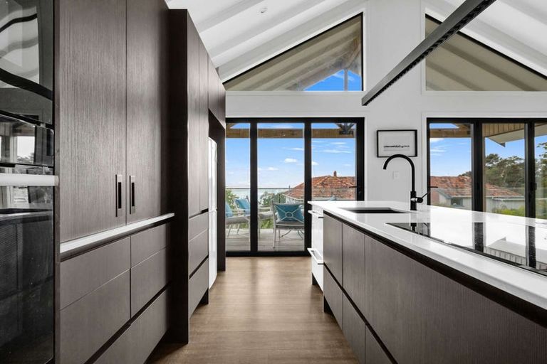 Photo of property in 2d Vipond Road, Stanmore Bay, Whangaparaoa, 0932