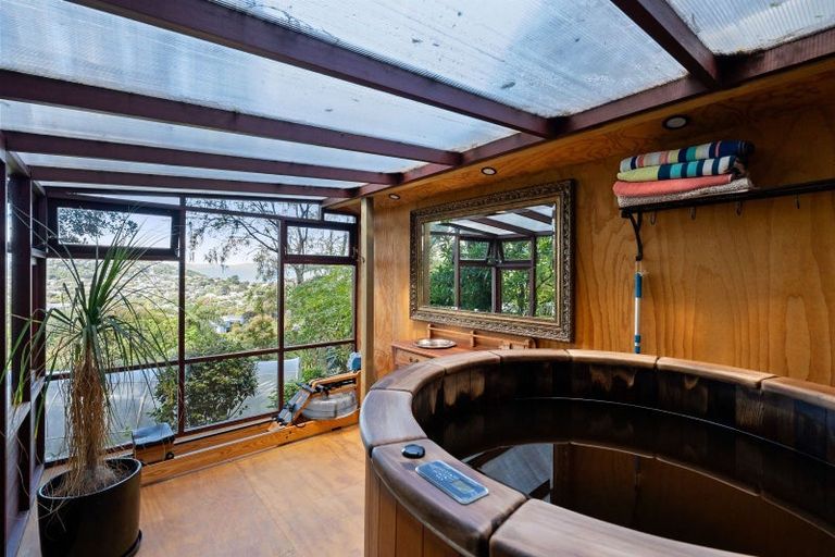 Photo of property in 7 Doris Gordon Crescent, Crofton Downs, Wellington, 6035