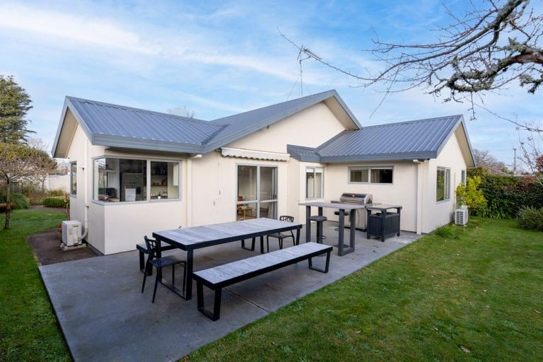 Photo of property in 69 Carlyle Street, Leamington, Cambridge, 3432