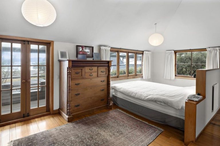 Photo of property in 157 Marine Parade, Eastbourne, Lower Hutt, 5013