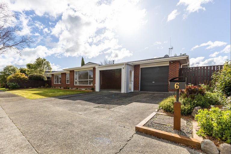 Photo of property in 6 Humphries Place, Awapuni, Palmerston North, 4412