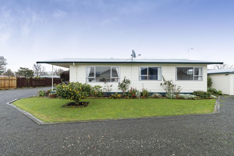 Photo of property in 83 Kaimanawa Street, Kelvin Grove, Palmerston North, 4414