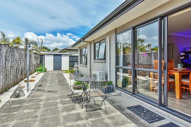 Photo of property in 25 Girvan Terrace, Wattle Downs, Auckland, 2103
