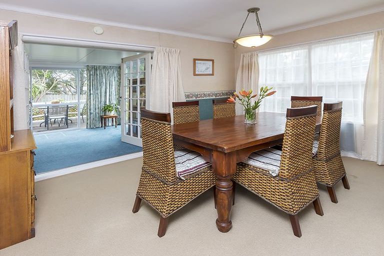Photo of property in 12 Hemsway Place, Sunnyhills, Auckland, 2010