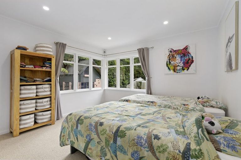 Photo of property in 124 Kamahi Street, Stokes Valley, Lower Hutt, 5019