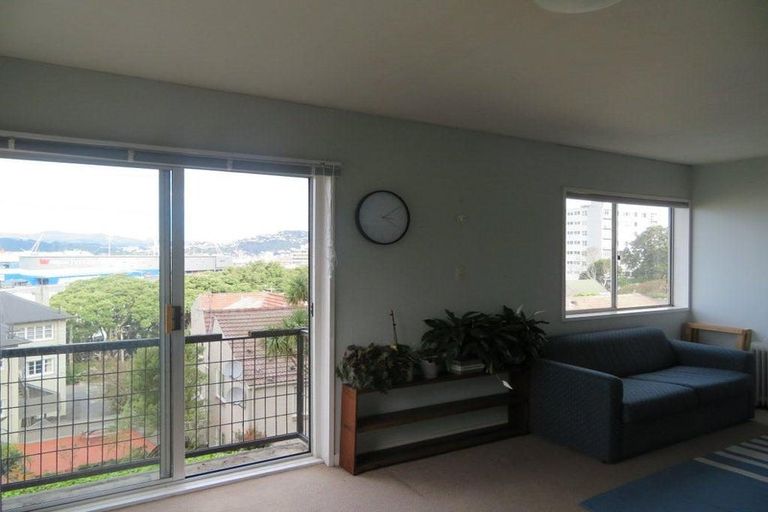 Photo of property in Mansfield Towers, 1 Grant Road, Thorndon, Wellington, 6011