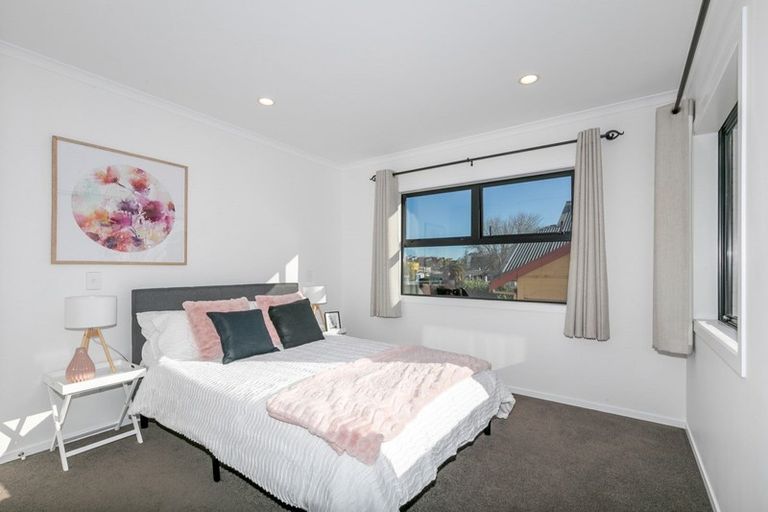 Photo of property in 2/3 Manning Street, Hamilton Central, Hamilton, 3204