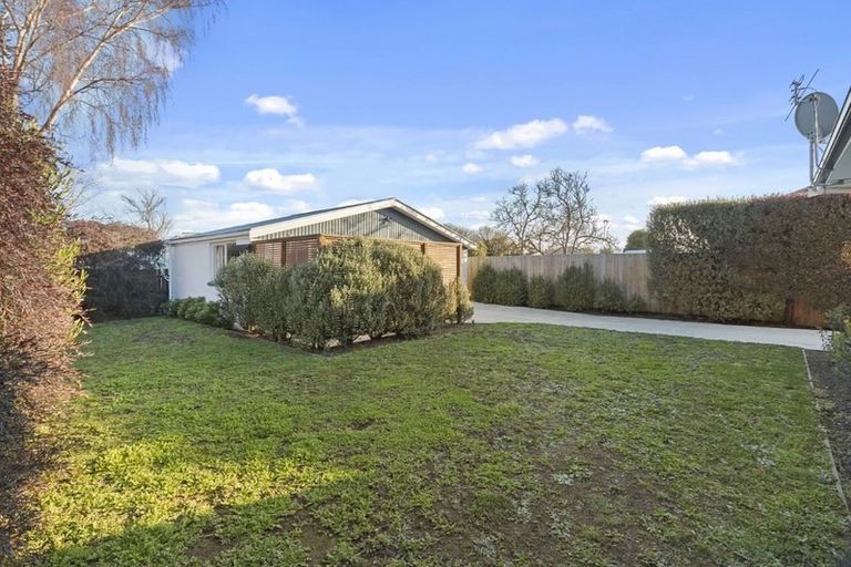 Photo of property in 143 Queenspark Drive, Parklands, Christchurch, 8083