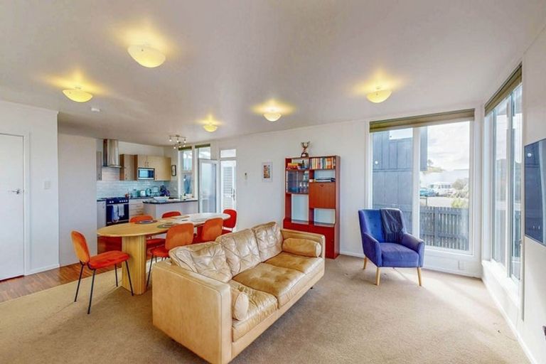 Photo of property in 132 Mitchell Street, Brooklyn, Wellington, 6021