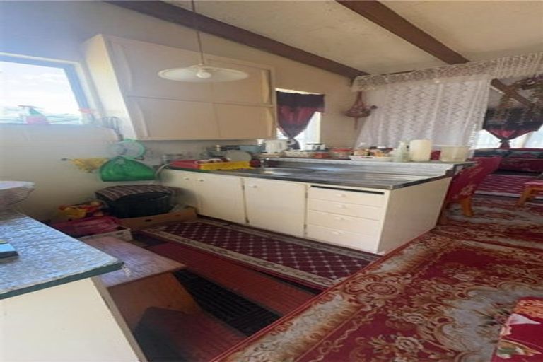 Photo of property in 15a Earlsworth Road, Mangere East, Auckland, 2024