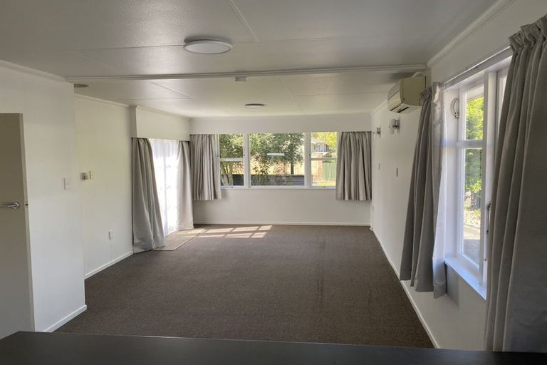 Photo of property in 12 Mokau Place, Terrace End, Palmerston North, 4410