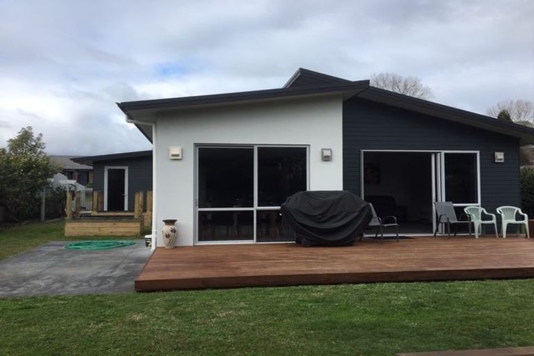 Photo of property in 16 Eagle Street, Welcome Bay, Tauranga, 3112