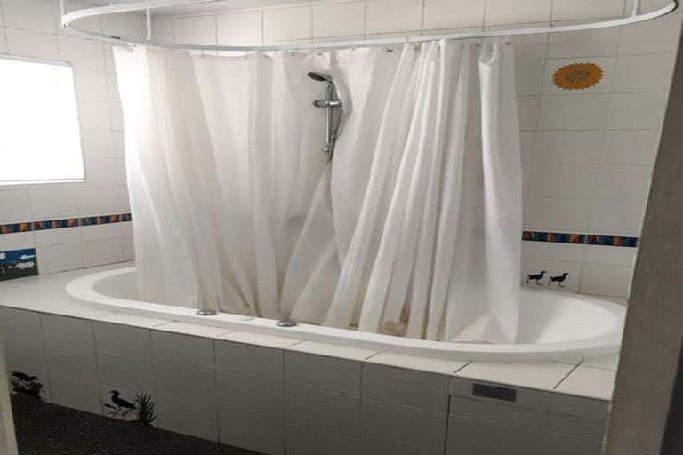 Photo of property in 12 Moorpark Place, Ilam, Christchurch, 8041