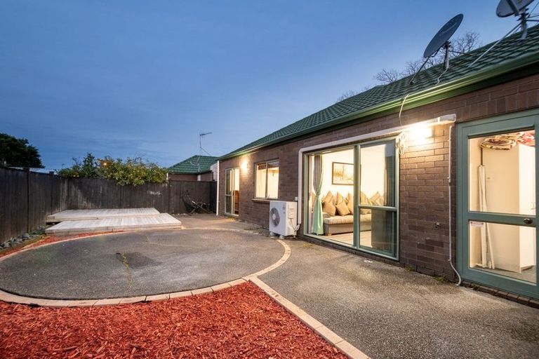 Photo of property in 8 Craiburn Street, Ranui, Auckland, 0612