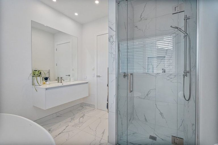 Photo of property in 17 Waitotara Way, Whitianga, 3510