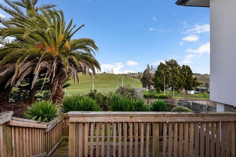 Photo of property in 30 Palm Grove Drive, Western Heights, Hamilton, 3200